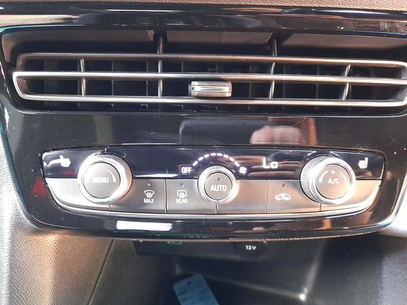 Vauxhall Mokka Electric SRi Premium - U151171