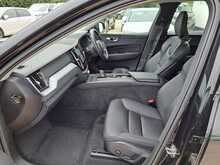 Volvo XC60 B5 MHEV Momentum - U151173