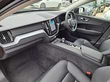 Volvo XC60 B5 MHEV Momentum - U151173