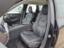 Volvo XC60 B5 MHEV Momentum - U151173