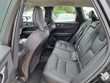 Volvo XC60 B5 MHEV Momentum - U151173