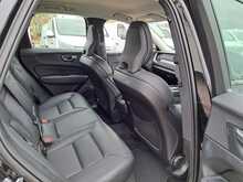 Volvo XC60 B5 MHEV Momentum - U151173