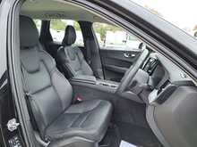 Volvo XC60 B5 MHEV Momentum - U151173