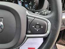 Volvo XC60 B5 MHEV Momentum - U151173