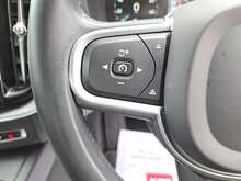 Volvo XC60 B5 MHEV Momentum - U151173