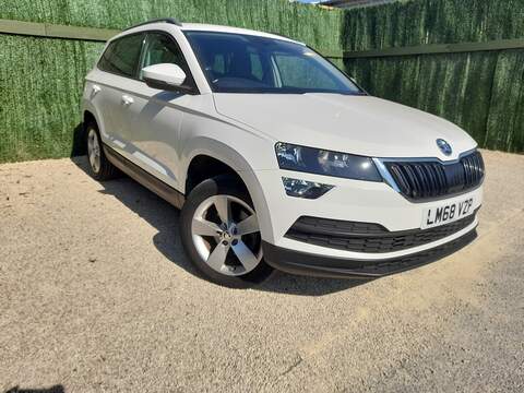 Skoda Karoq 2.5 300h GPF F Sport SUV 5dr Petrol Hybrid E-CVT 4WD Euro 6 (s/s) (197 ps)