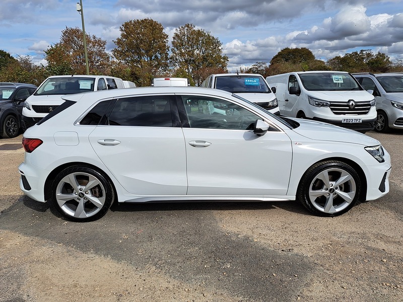 Audi A3 TFSI S line - U151227