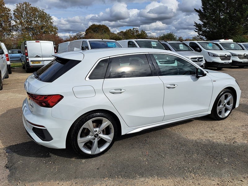 Audi A3 TFSI S line - U151227