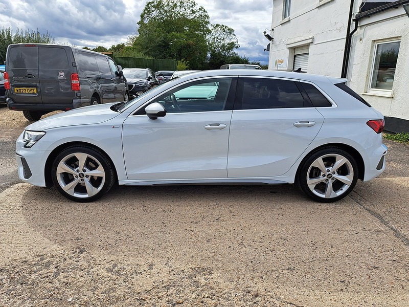Audi A3 TFSI S line - U151227