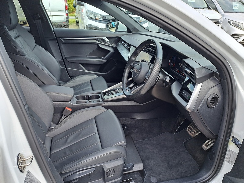 Audi A3 TFSI S line - U151227