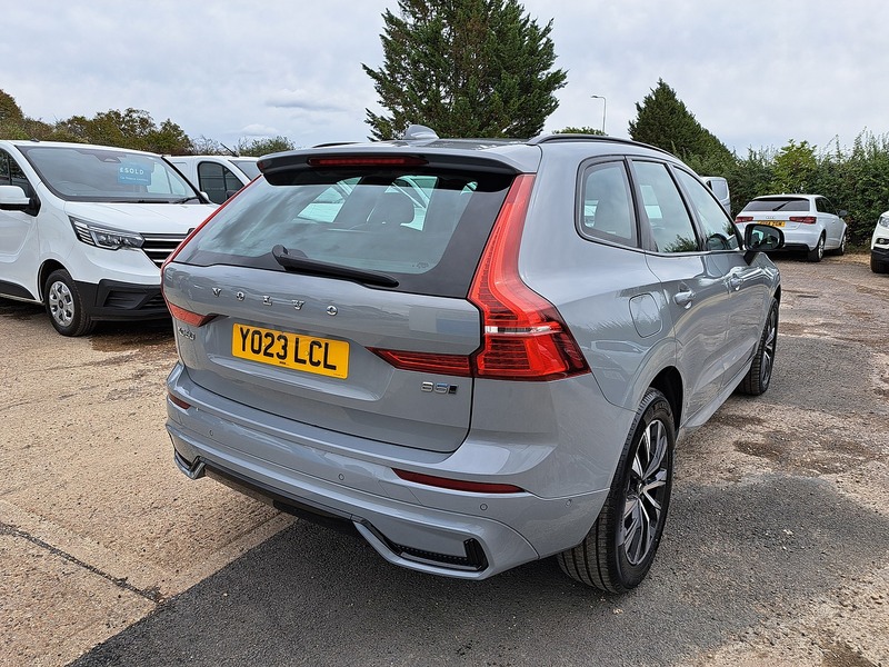 Volvo XC60 B5 MHEV Plus - U151228
