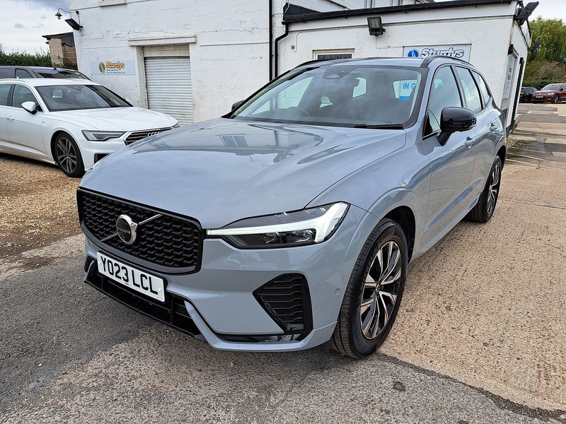 Volvo XC60 B5 MHEV Plus - U151228