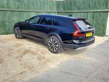 Volvo V90 Cross Country B5 MHEV - U151232