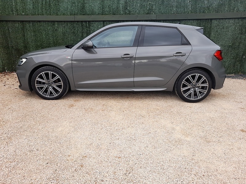 Audi A1 TFSI S line - U151271