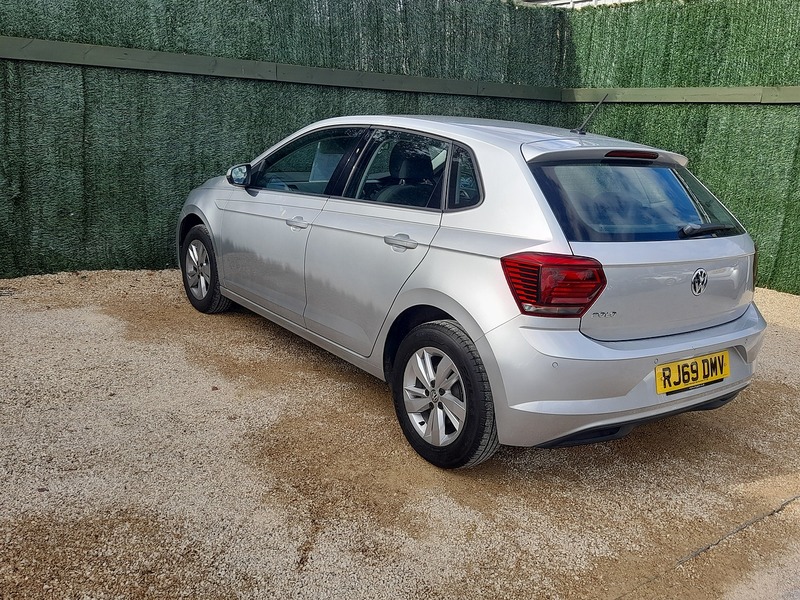 Volkswagen Polo TSI SE - U151274