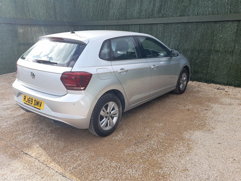 Volkswagen Polo TSI SE - U151274