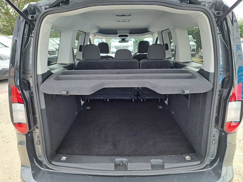 Ford Grand Tourneo Connect EcoBlue Active - U151280