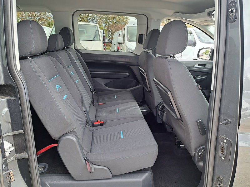 Ford Grand Tourneo Connect EcoBlue Active - U151280