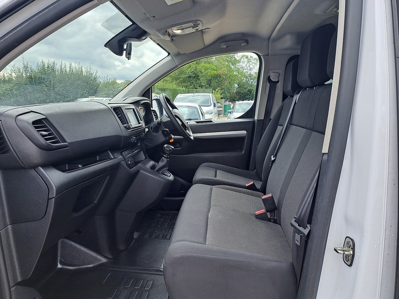 Peugeot Expert BlueHDi 1200 Professional Premium + - U151301