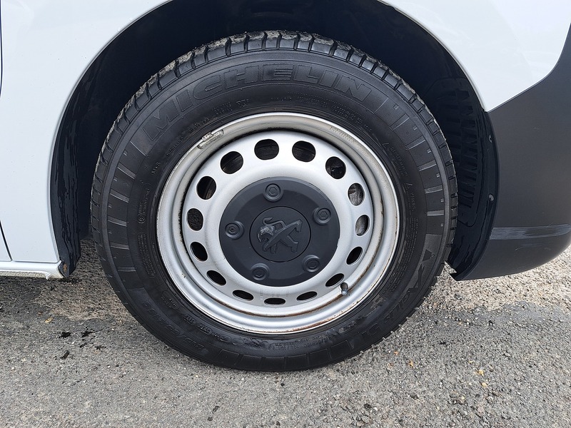Peugeot Expert BlueHDi 1200 Professional Premium + - U151301