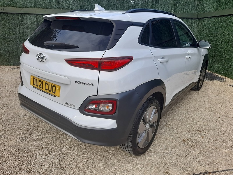 Hyundai KONA Premium SE - U151317