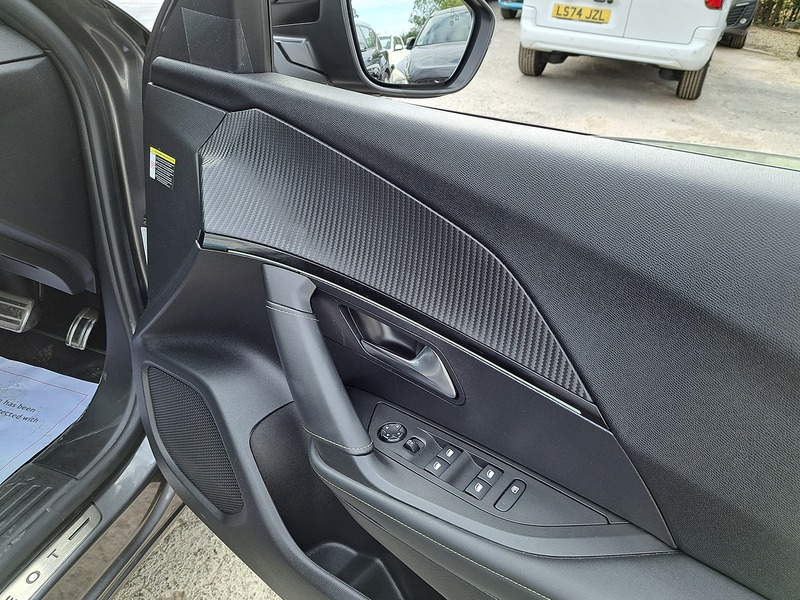 Peugeot 2008 PureTech GT Premium - U151328
