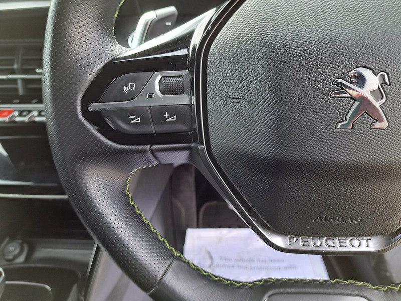 Peugeot 2008 PureTech GT Premium - U151328