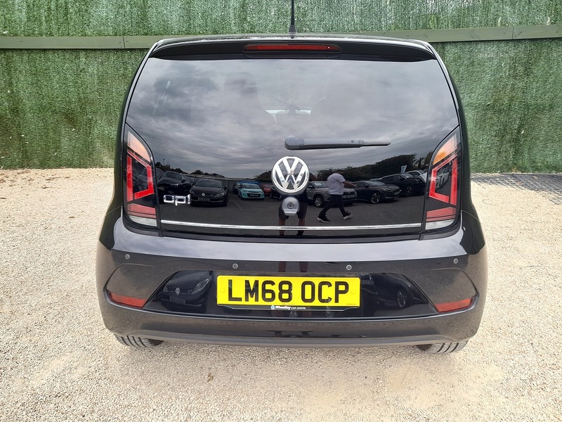 Volkswagen up! up! beats - U151331