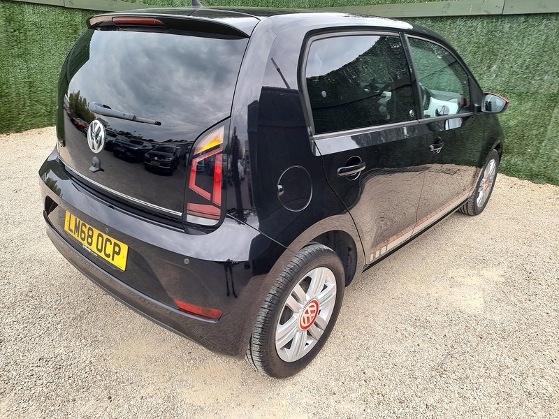 Volkswagen up! up! beats - U151331