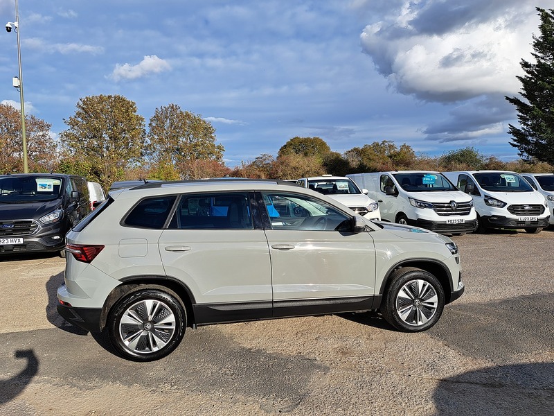 Skoda Karoq TSI SE Drive - U151356
