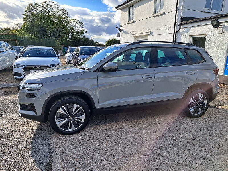 Skoda Karoq TSI SE Drive - U151356