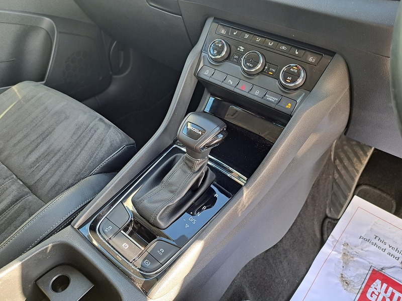 Skoda Karoq TSI ACT SE L - U151360
