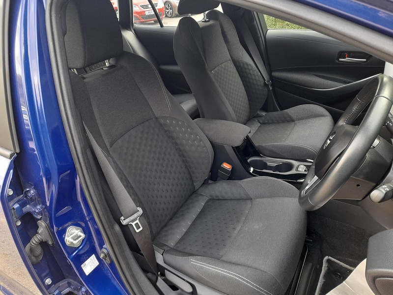 Toyota Corolla VVT-h Icon - U151373