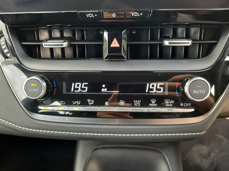 Toyota Corolla VVT-h Icon - U151373