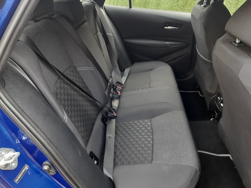 Toyota Corolla VVT-h Icon - U151373