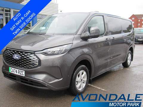 Ford E-Transit Custom 320 65kWh Limited Panel Van 5dr Electric Auto L2 H1 (136 ps)