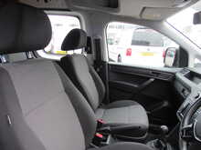 Volkswagen Caddy Maxi TDi C20 Maxi Kombi Van with Sat Nav Air con 5 seats 2.0 5dr Combi Van Manual Diesel - U11303