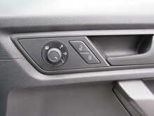 Volkswagen Caddy Maxi TDi C20 Maxi Kombi Van with Sat Nav Air con 5 seats 2.0 5dr Combi Van Manual Diesel - U11303