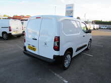 Peugeot Partner 1000 PureTech Professional Petrol Euro 6 Van 1.2 5dr Panel Van Manual Petrol - U11311