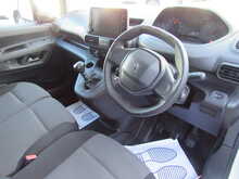 Peugeot Partner 1000 PureTech Professional Petrol Euro 6 Van 1.2 5dr Panel Van Manual Petrol - U11311