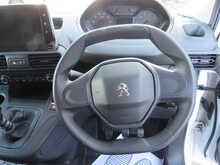 Peugeot Partner 1000 PureTech Professional Petrol Euro 6 Van 1.2 5dr Panel Van Manual Petrol - U11311