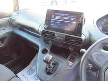 Peugeot Partner 1000 PureTech Professional Petrol Euro 6 Van 1.2 5dr Panel Van Manual Petrol - U11311