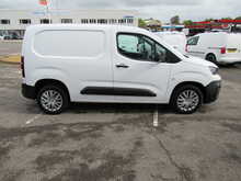 Peugeot Partner 1000 PureTech Professional Petrol Euro 6 Van with low miles 1.2 5dr Panel Van Manual Petrol - U11313