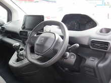 Peugeot Partner 1000 PureTech Professional Petrol Euro 6 Van with low miles 1.2 5dr Panel Van Manual Petrol - U11313