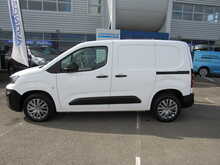 Peugeot Partner 1000 PureTech Professional Petrol Euro 6 Van 1.2 5dr Panel Van Manual Petrol - U11314