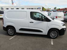 Peugeot Partner 1000 PureTech Professional Petrol Euro 6 Van 1.2 5dr Panel Van Manual Petrol - U11314