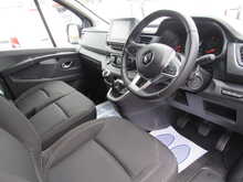 Renault Trafic 2.0 dCi Blue LL30 Extra Panel Van 5dr Diesel Manual L2 H1 Euro 6 (s/s) (130 ps) - U11347