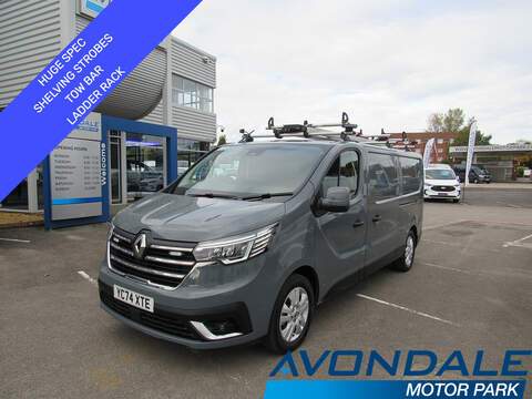 Renault Trafic TDI T28 Highline NO VAT DAY CAMPER VAN WITH HEATER AND SMART BED 2.0 5dr Panel Van Manual Diesel