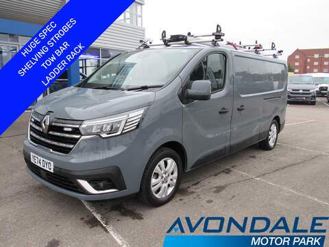 Renault Trafic TDI T28 Highline NO VAT DAY CAMPER VAN WITH HEATER AND SMART BED 2.0 5dr Panel Van Manual Diesel