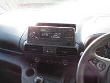 Vauxhall Combo Turbo D 2300 Dynamic LWB Euro 6 Van with air con twin side doors 1.5 4dr Panel Van Manual Diesel - U11443